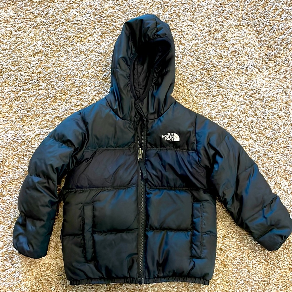 North Face reversible 550 toddler jacket. Only worn a few times.